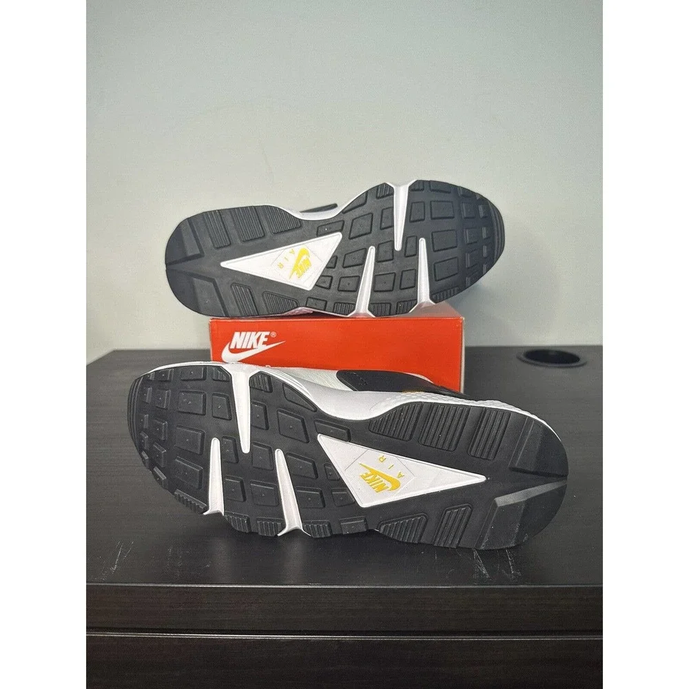 Nike Air Huarache Michigan White Navy Blue Yellow Black DD1068-107 Men's 8.5 New - Picture 5 of 7